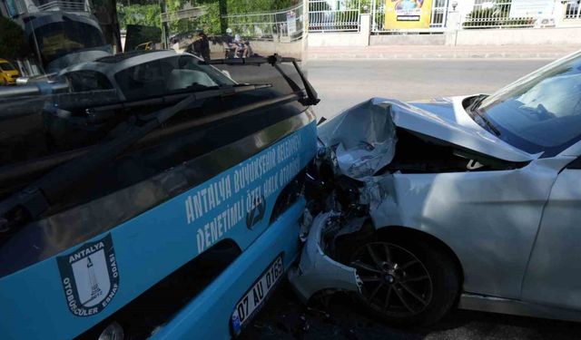 Futbolcu Batıhan Gebecioğlu Antalya’da geçirdiği trafik kazasında yaralandı