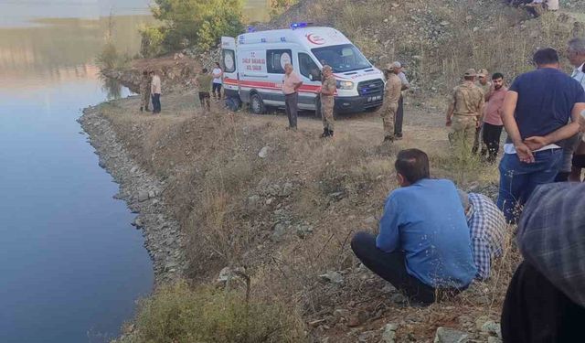 Gaziantep’te gölete giren 2 gençten biri kurtarıldı, diğeri aranıyor