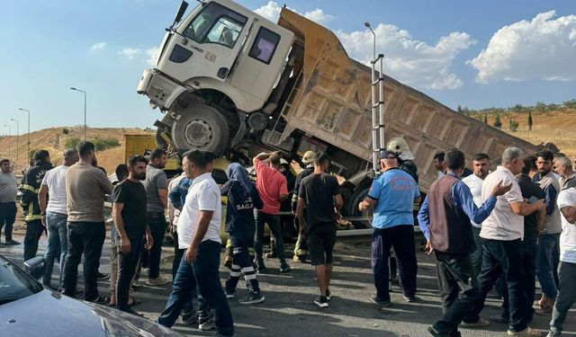 Gaziantep’te tır ve kamyon çarpıştı: 1 ölü, 2 yaralı