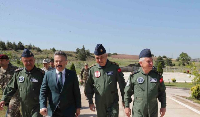 Genelkurmay Başkanı ve Hava Kuvvetleri Komutanı Eskişehir’de