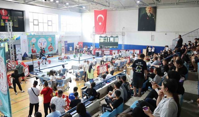 Halter şampiyonası Türkiye’de ilk defa bir ilçede gerçekleştirildi