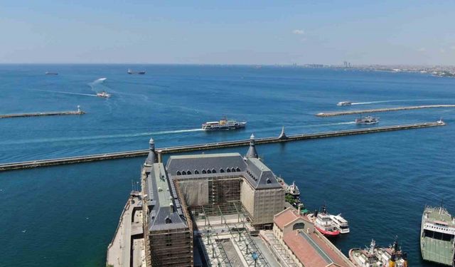 Haydarpaşa Garı’nı saran örtü kaldırıldı