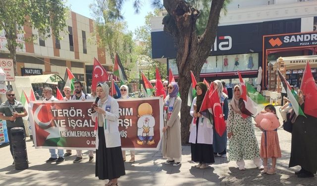 Hekim ve sağlık çalışanlarından Filistin için ‘Sessiz Yürüyüş’