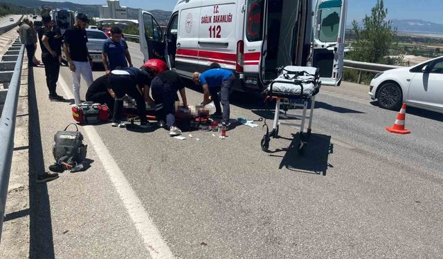Isparta-Burdur kara yolunda kontrolden çıkan motosiklet bariyere çarptı: 1 ölü, 1 yaralı