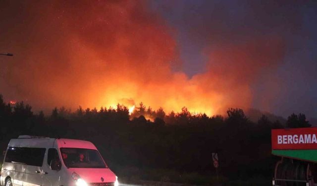 İzmir Selçuk’taki yangın havadan görüntülendi