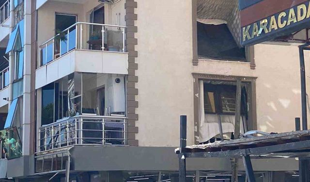 İzmir’in Torbalı ilçesi Ayrancılar Mahallesi’nde bir binada doğal gaz patlaması meydana geldiği, yaralıların olduğu öğrenildi.