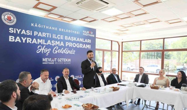 Kağıthane’de siyasi gelenek bu bayramda da yerini buldu