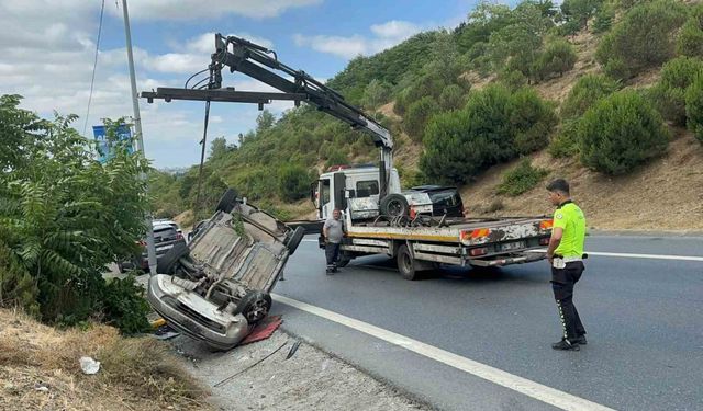 Kağıthane’de takla atan araçtan burnu bile kanamadan çıktı