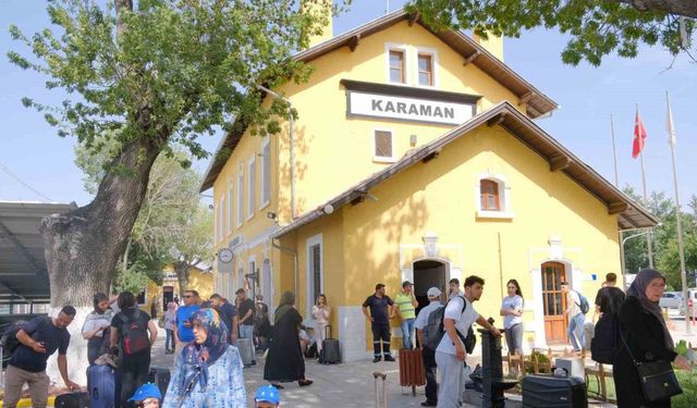 Karaman YHT garında bayram yoğunluğu yaşanıyor