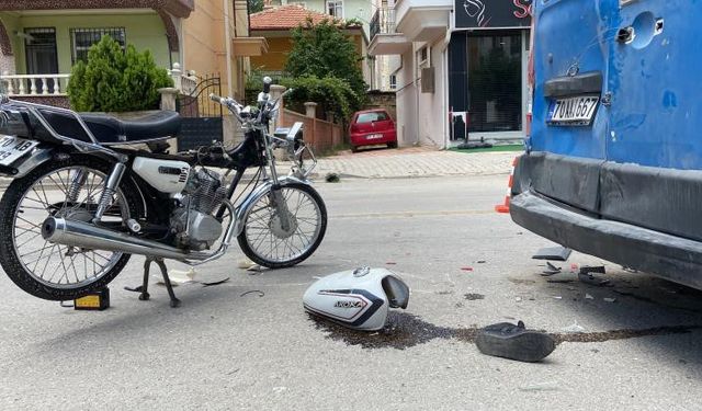 Karaman’da 2 araca çarpan motosiklet sürücüsü ağır yaralandı