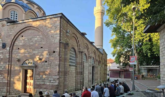 Kariye Camii’nde 79 yıl aradan sonra ilk bayram namazı kılındı