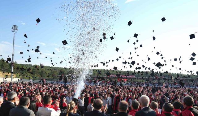 Kastamonu Üniversitesi’nde 4 bin 500 öğrenci mezuniyet sevinci yaşadı