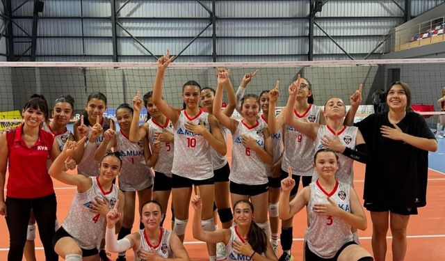 Kayserili voleybolcular Türkiye Çeyrek Finali’ni  ‘Arda Güler Sevinci’ ile kutladı