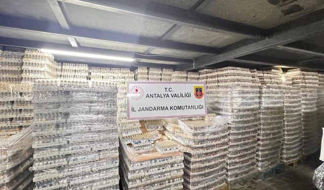 Kemer’de 5 bin 800 litre kaçak içki yakalandı