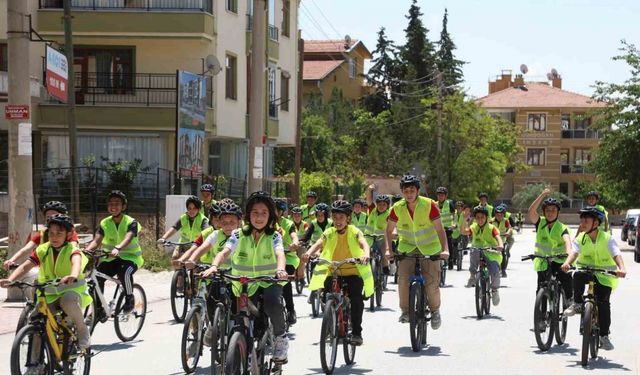Konya Büyükşehir "Güvenli Okul Yolları" projesiyle Türkiye’ye örnek oluyor