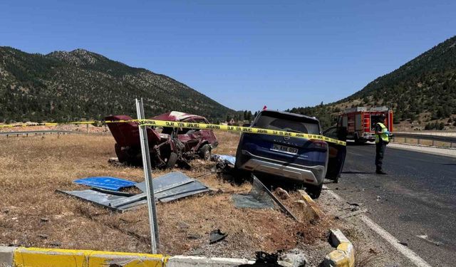 Konya’da otomobil ile cip çarpıştı: 2 ölü, 2 yaralı