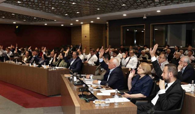 Kütahya’da 100 milyon TL’lik sermaye artırımı isteği, AK Parti ve MHP’li meclis üyelerinin oyalarıyla reddedildi