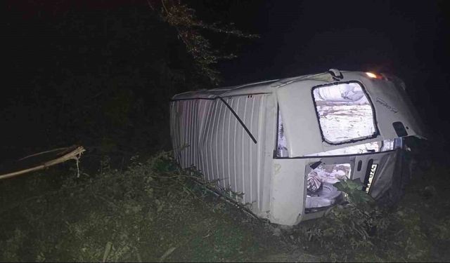 Malkara’da otomobil ile minibüs çarpıştı: 15 yaralı
