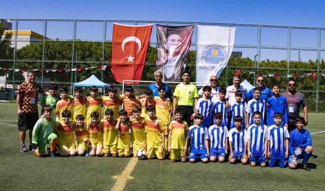 Mersin’de ’Çocuk Futbol Şenliği’ başladı
