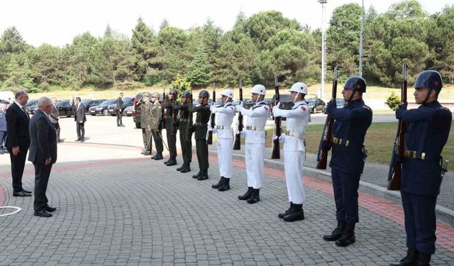 Milli Savunma Bakanı Güler: "Türk askerinin yetenekleri bir kez daha tarihe altın harflerle yazılmıştır"