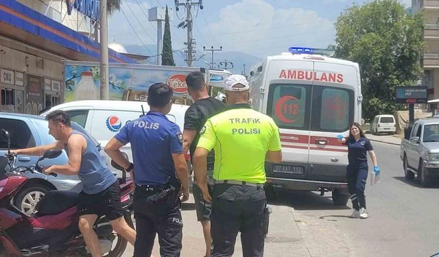 Motosikletle bisiklet çarpıştı: 1’i çocuk 2 yaralı