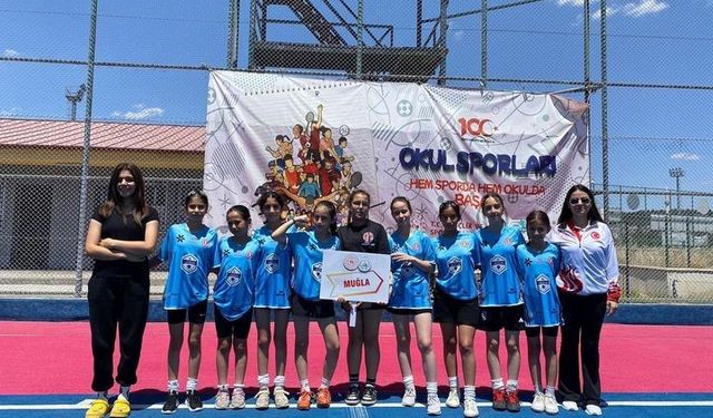 Muğla Cumhuriyet Ortaokulu Türkiye şampiyonası yarı finalinde