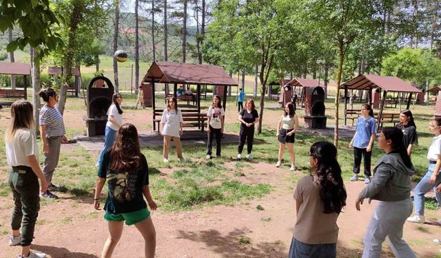 Odunpazarı Belediyesi LGS Atölyesi öğrencileri Ragülatör’de piknik yaparak stres attı