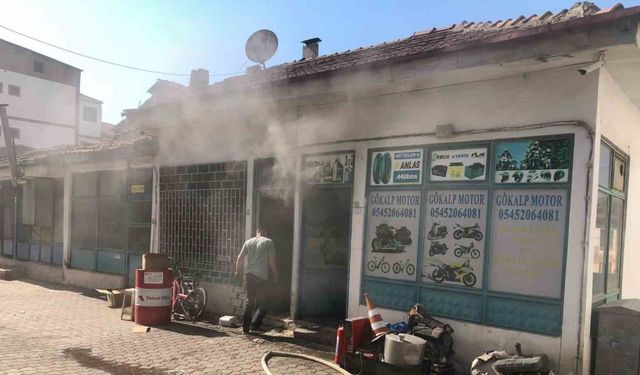 Osmaneli’nde motosiklet tamirhanesinde yangın paniği