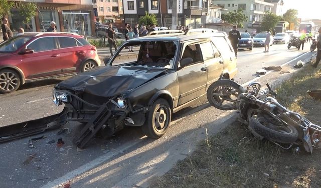 Otomobilin çarptığı motosiklet sürücüsü hayatını kaybetti