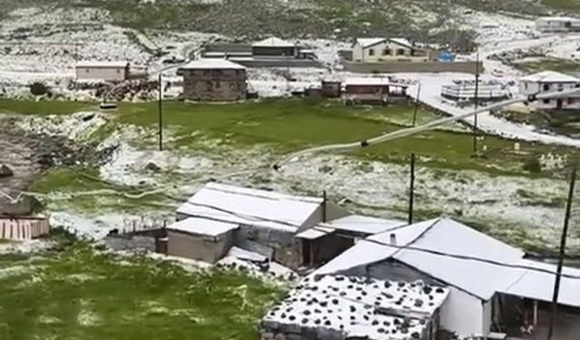 Ovit Yaylası’na Haziran ayında kar sürprizi