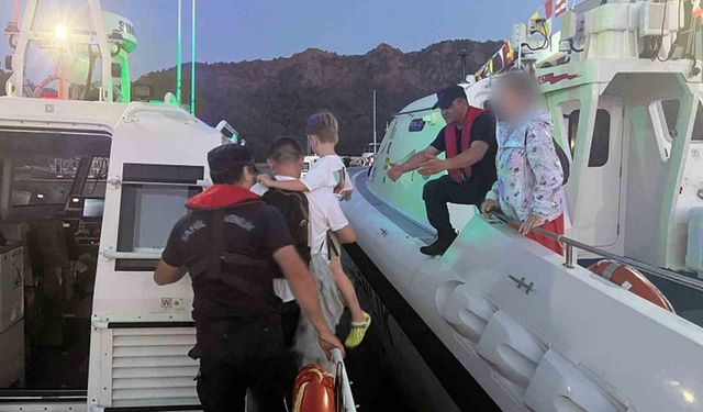 Özel teknede rahatsızlanan çocuğa Sahil Güvenlikten tıbbi tahliye