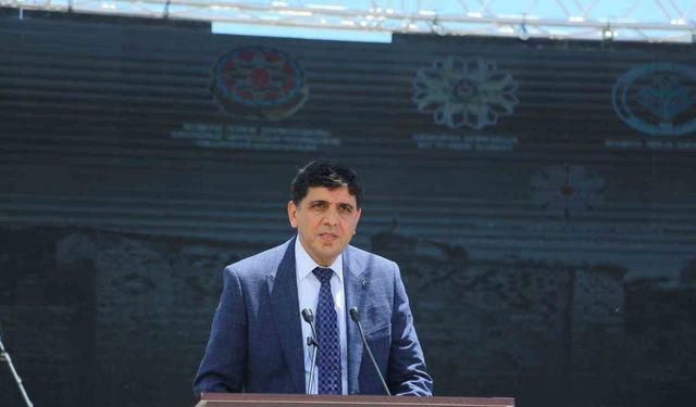 Rektör Alma, Nahçıvan’da düzenlenen “Batı Azerbaycan’a Dönüş” festival/kongresine katıldı