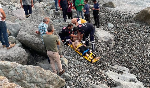 Rize’de denize giren Gürcistan uyruklu 2 kişi hayatlarını kaybetti