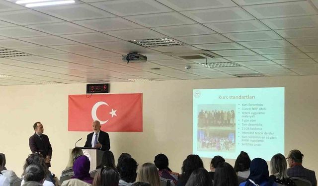 Sağlık personelinin Yenidoğan Canlandırma Programı Eğitimi başladı