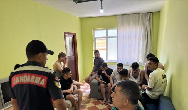 Sakarya’da 13 göçmen kaçakçısı organizatörü tutuklandı