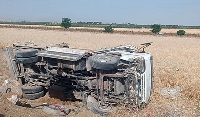 Şanlıurfa’da panelvan ile kamyonet çarpıştı: 1 ölü, 2 yaralı