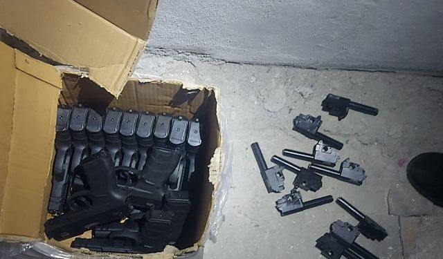 Silah üreten şahsın evine operasyon: 13 ruhsatsız tabanca ve silah parçaları ele geçirildi
