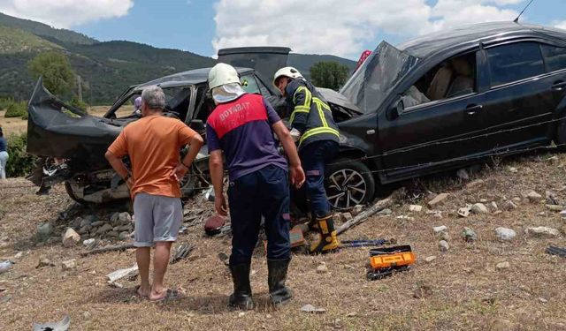 Sinop’ta iki otomobil çarpıştı: 5 yaralı