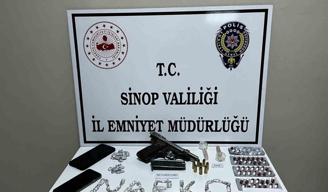 Sinop’ta şüpheli şahısların araç ve ikametlerinden uyuşturucu çıktı