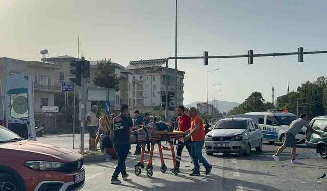 Sinyalizasyon sisteminin çalışmadığı kavşakta kaza: 4 yaralı