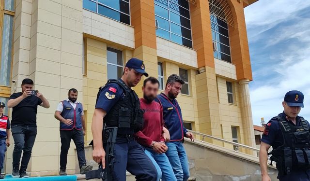 Sivas’ın Şarkışla ilçesinde arazi anlaşmazlığı nedeniyle 1 kişiyi öldürüp 2 kişiyi yaralayan şahıs tutuklandı