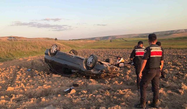 Sivas’ta otomobil tarlaya uçtu: 1 ölü, 1 yaralı