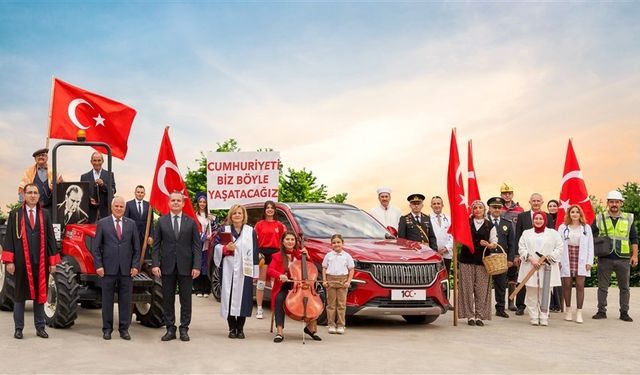 Soma Kaymakamı Fatih Akkaya’dan Vali Ünlü’ye anlamlı hediye