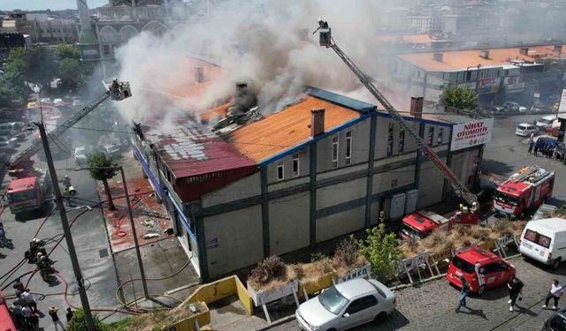 Sultangazi’de Sanko Sanayi Sitesi’nde korkutan yangın