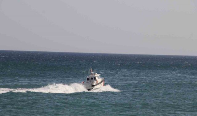 Tekirdağ’da şişme bot alabora oldu, Sahil Güvenlik ekipleri 2 kişiyi kurtardı