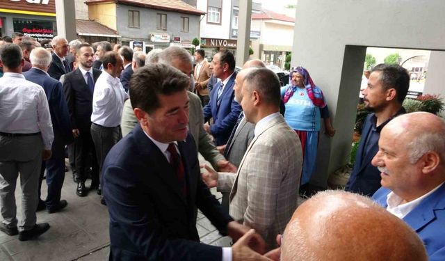 Trabzon Büyükşehir Belediyesi’nde halk bayramlaşması yapıldı