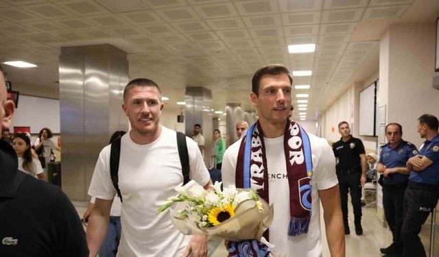 Trabzonspor’un yeni transferleri Borna Barisic ve John David Lundstram Trabzon’da