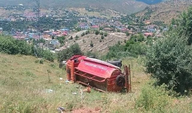 Tunceli Belediyesi aracı şarampole yuvarlandı: 3 yaralı