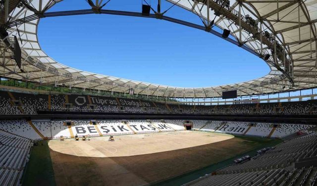 Tüpraş Stadyumu’nda saha zemini yenileme çalışmaları başladı