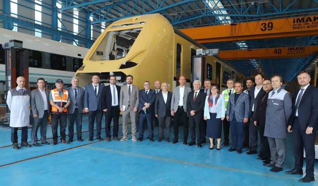 Türkiye’nin ilk yüzde yüz yerli ve milli motorlu elektrikli trenleri GAZİRAY’da kullanılacak